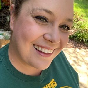 Meet your Posher, Monica